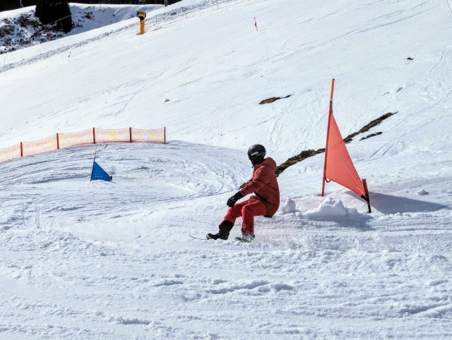 Obóz snowboardowy dla młodzieży w sercu Dolomitów (1).jpg