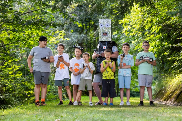 Interkamp Junior – Kolonia Miłośników Gier i Robotów.jpg